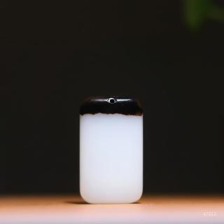 甄选和田鱼黑皮料牌型方正大气吊坠挂
