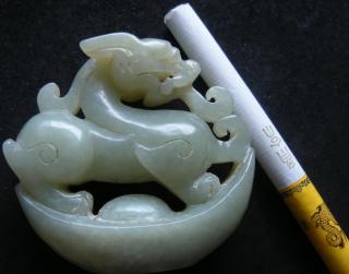 和田玉貔貅元宝手把件介绍