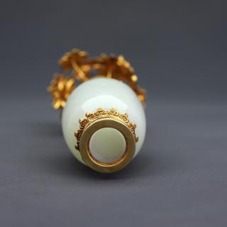珍宝旧藏和田玉包金镶嵌套装箱 清和田玉永莲花诗文花瓶一组 玉质细腻