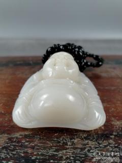和田玉弥勒佛挂件一个,纯手工制作,制作精
